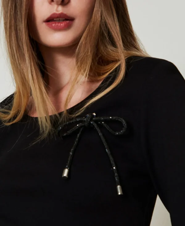 robe_courte_avec_broche_s_4.webp Robes Courtes*TWINSET Milano Robe Courte Avec Broche Strassée Noir