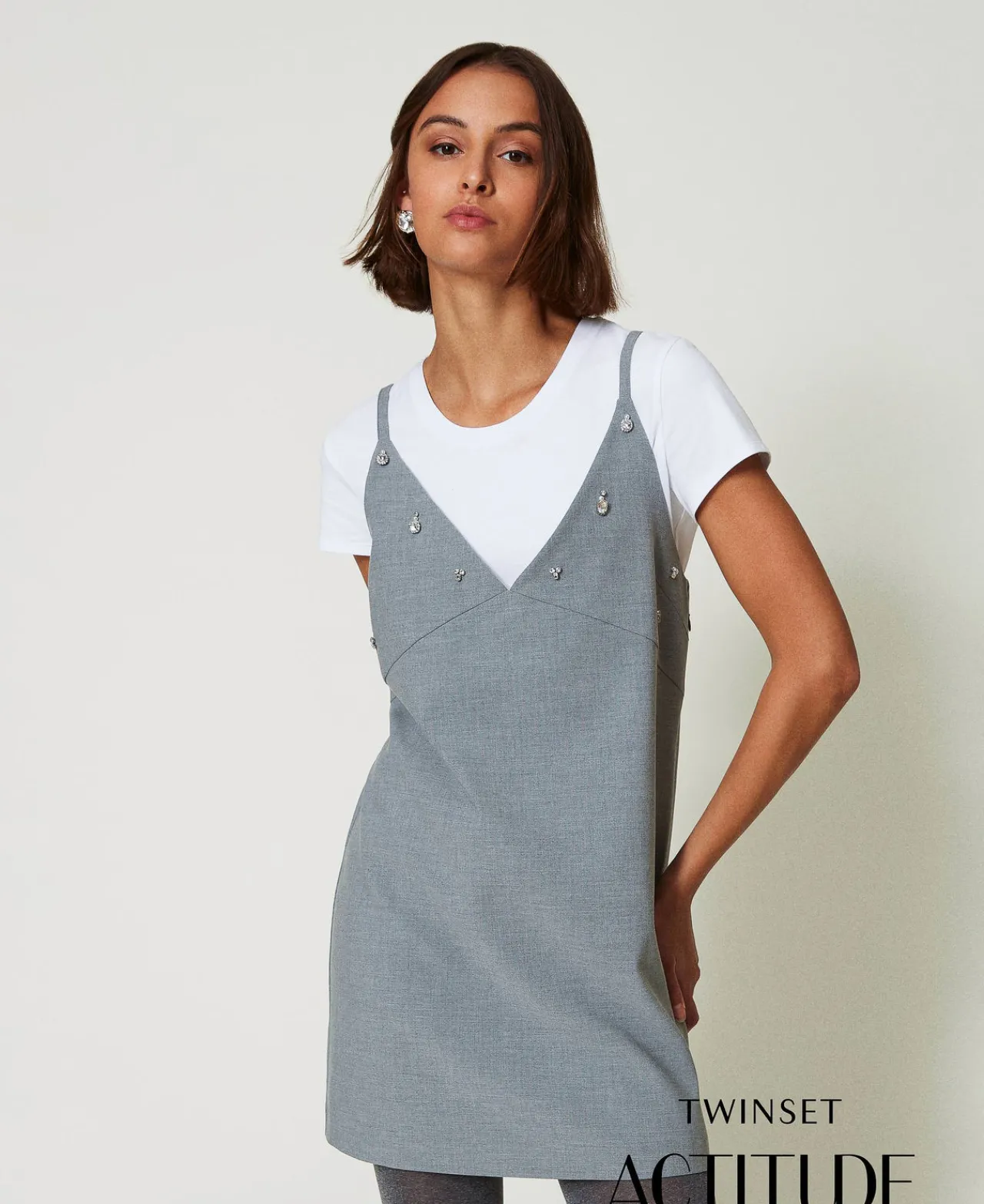 robe_courte_avec_broderie_0.webp Robes De Cérémonie | Robes Courtes*TWINSET Milano Robe Courte Avec Broderies Et T-shirt Gris Chiné