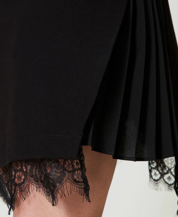robe_courte_avec_dentelle_4.webp Robes Courtes*TWINSET Milano Robe Courte Avec Dentelle Noir