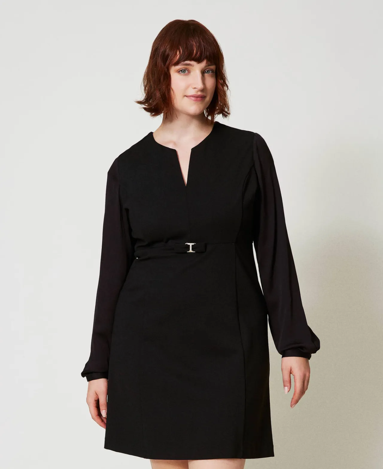 robe_courte_avec_nud_et_o_0.webp Robes Courtes*TWINSET Milano Robe Courte Avec Nœud Et Oval T Noir