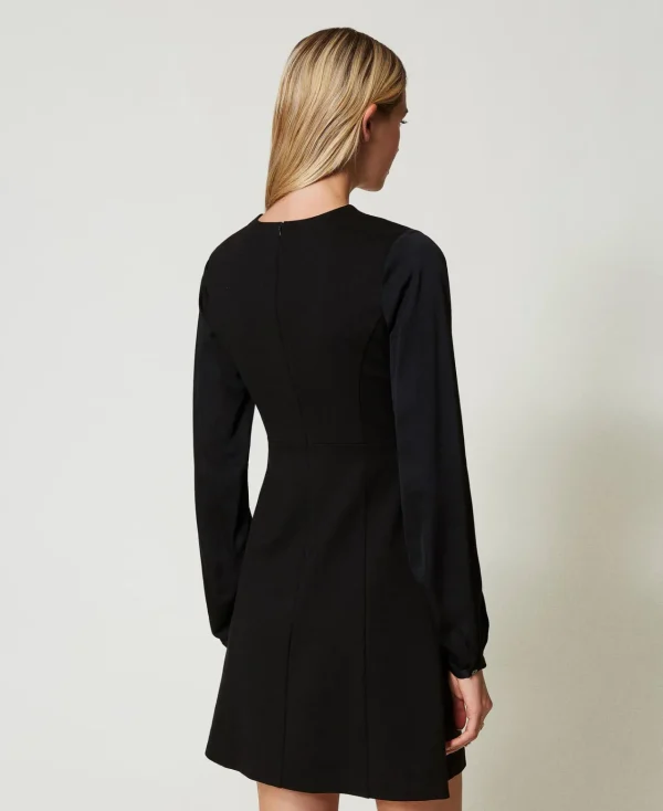 robe_courte_avec_nud_et_o_7.webp Robes Courtes*TWINSET Milano Robe Courte Avec Nœud Et Oval T Noir