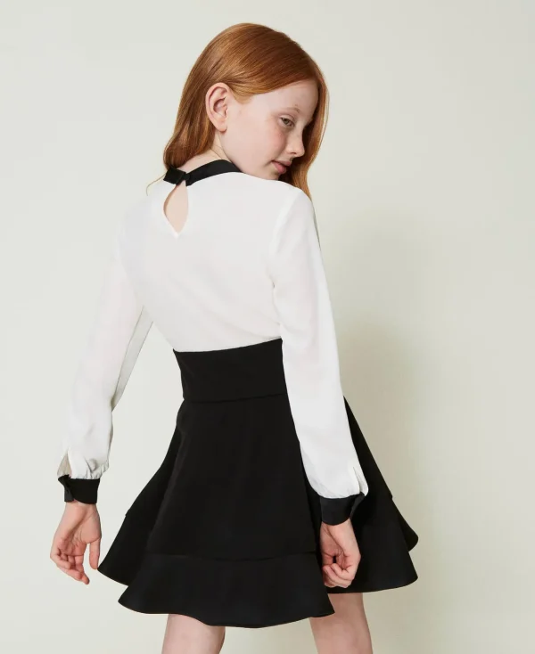 robe_courte_en_crpe_de_ch_3-2.webp Robes*TWINSET Milano Robe Courte En Crêpe De Chine Et Flanelle Bicolore Blanc Cassé / Noir