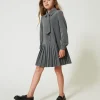 robe_courte_en_flanelle_a_2.webp Robes*TWINSET Milano Robe Courte En Flanelle Avec Cravate Gris Moyen Mélangé