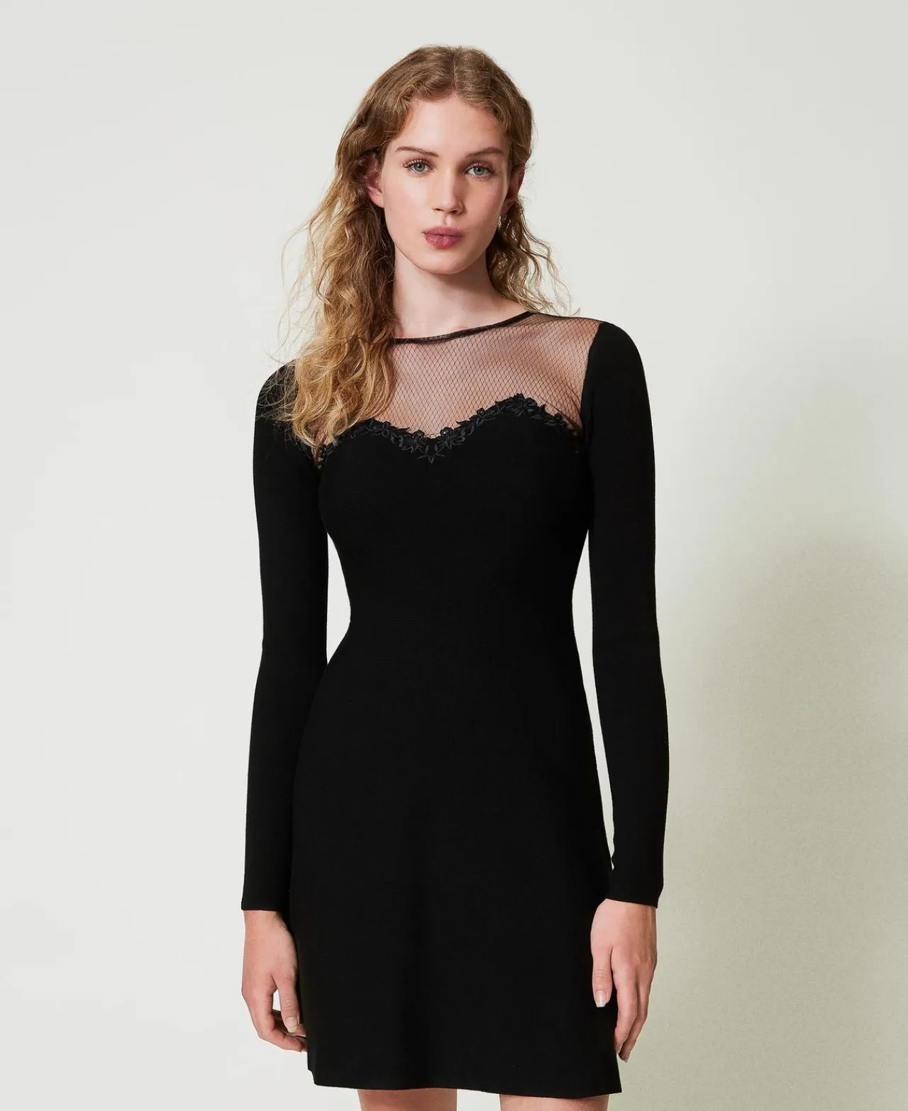robe_courte_en_maille_ave_0-3.webp Robes Élégantes | Robes En Maille*TWINSET Milano Robe Courte En Maille Avec Tulle Et Broderie Noir