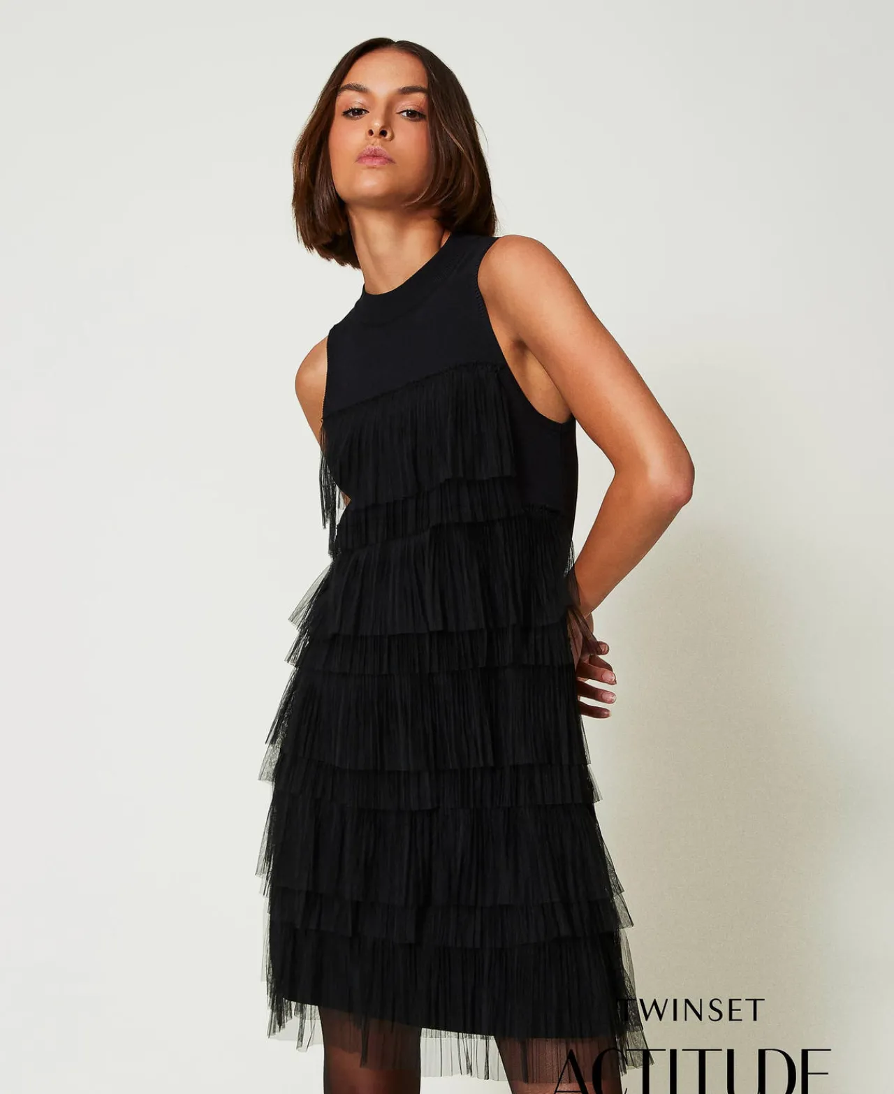 robe_courte_en_maille_ave_0-4.webp Robes Élégantes | Robes En Maille*TWINSET Milano Robe Courte En Maille Avec Volants En Tulle Noir