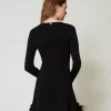robe_courte_en_maille_ave_3.webp Robes En Maille | Robes Courtes*TWINSET Milano Robe Courte En Maille Avec Fleurs Et Plumes Noir
