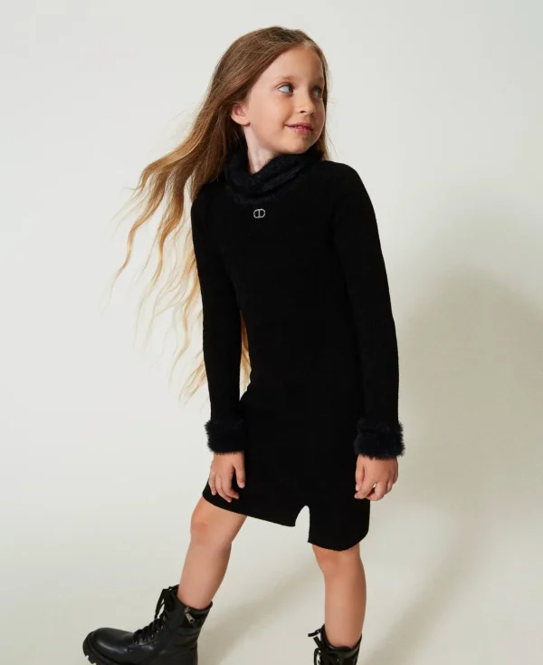 robe_courte_en_maille_eff_2.webp Robes*TWINSET Milano Robe Courte En Maille Effet Fourrure Noir