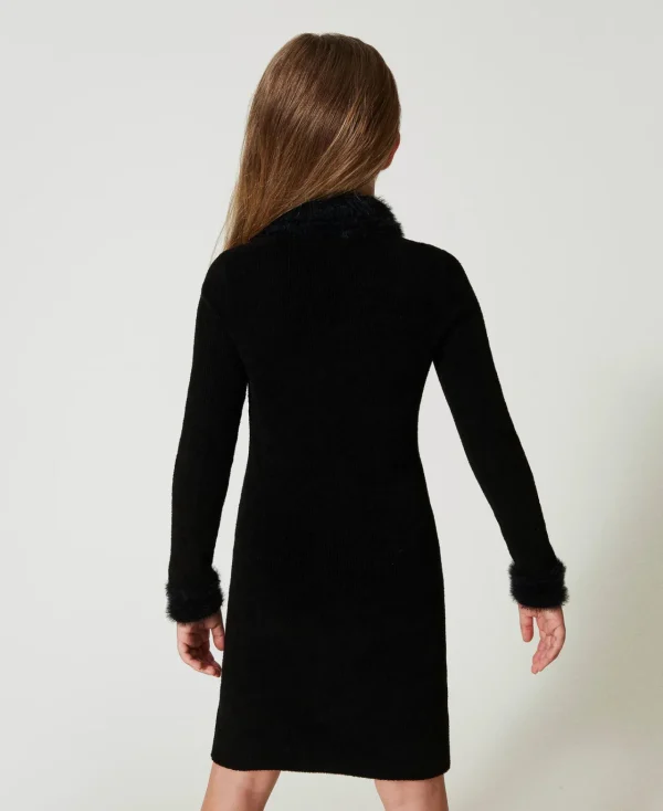 robe_courte_en_maille_eff_3.webp Robes*TWINSET Milano Robe Courte En Maille Effet Fourrure Noir