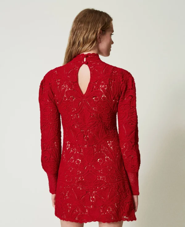 robe_courte_en_maille_flo_4.webp Robes De Cérémonie | Robes Élégantes*TWINSET Milano Robe Courte En Maille Florale Au Crochet Rouge Vénitien