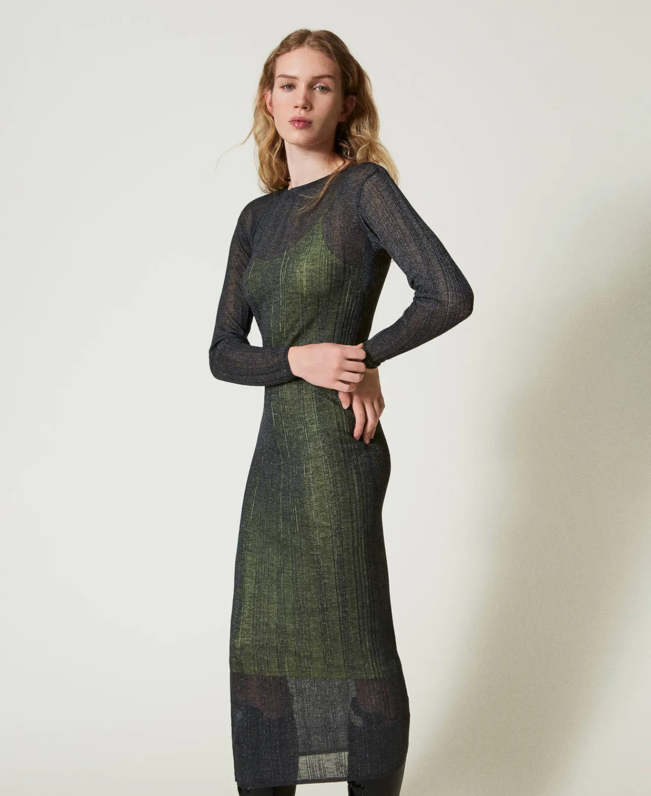 robe_longue_ajuste_en_mai_0.webp Robes En Maille | Robes Longues*TWINSET Milano Robe Longue Ajustée En Maille Côtelée Gris « Blackened Pearl »