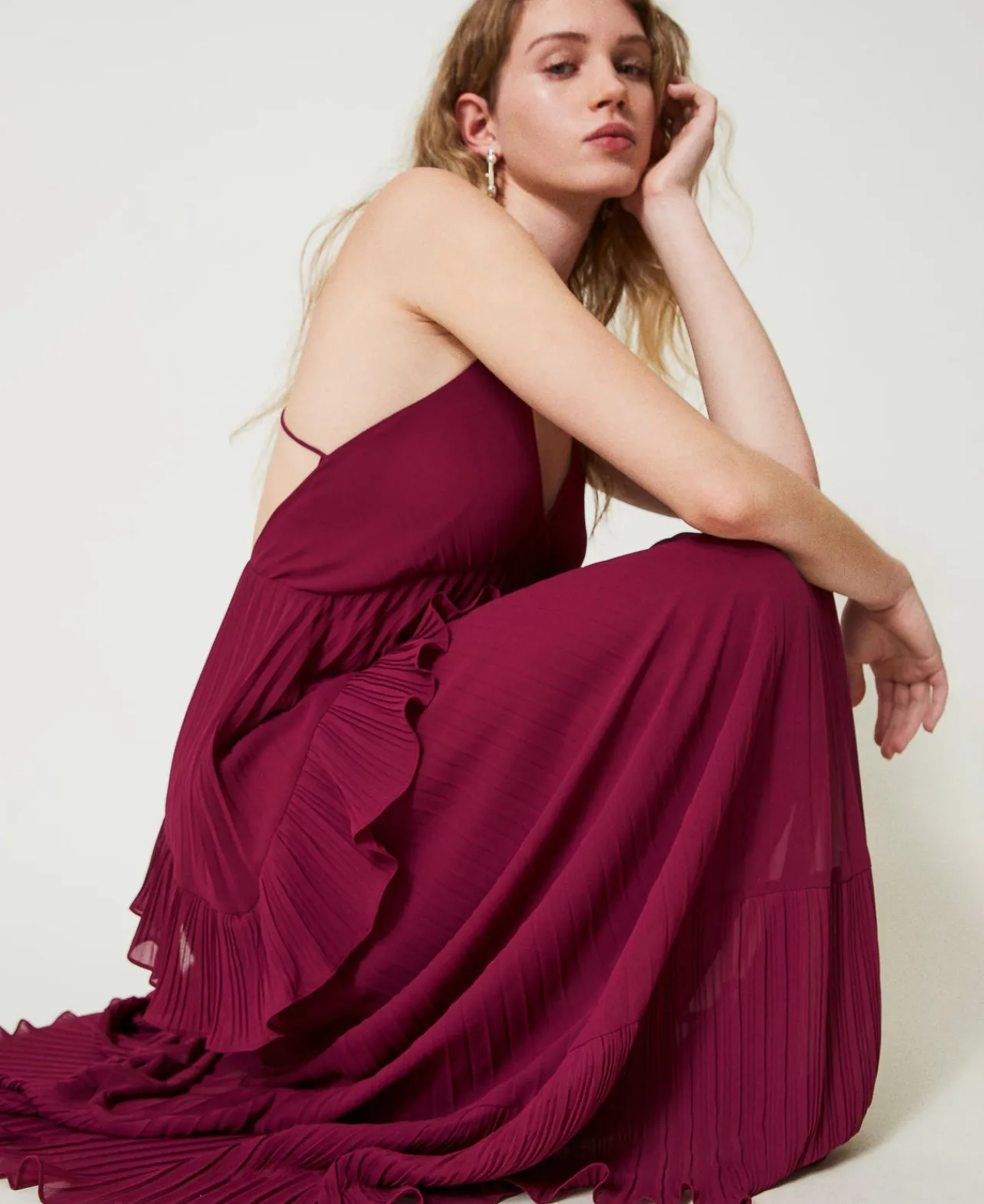robe_longue_en_crpe_georg_0-1.webp Robes De Cérémonie | Robes Élégantes*TWINSET Milano Robe Longue En Crêpe Georgette Plissé Violet « Prune Rouge »