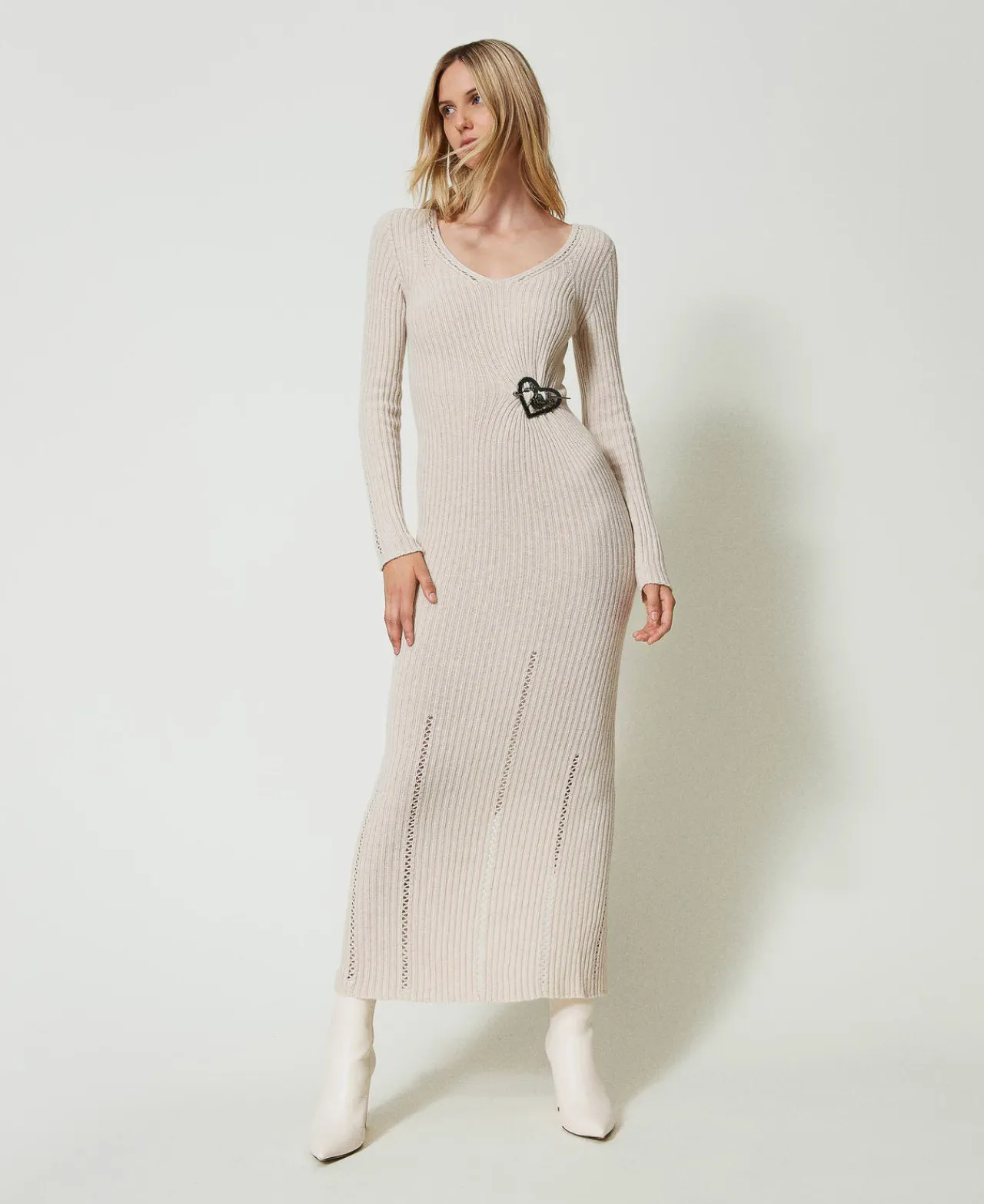 robe_longue_en_fil_treebl_0-1.webp Robes De Cérémonie | Robes Élégantes*TWINSET Milano Robe Longue En Fil Treeblend Avec Broche Cappuccino
