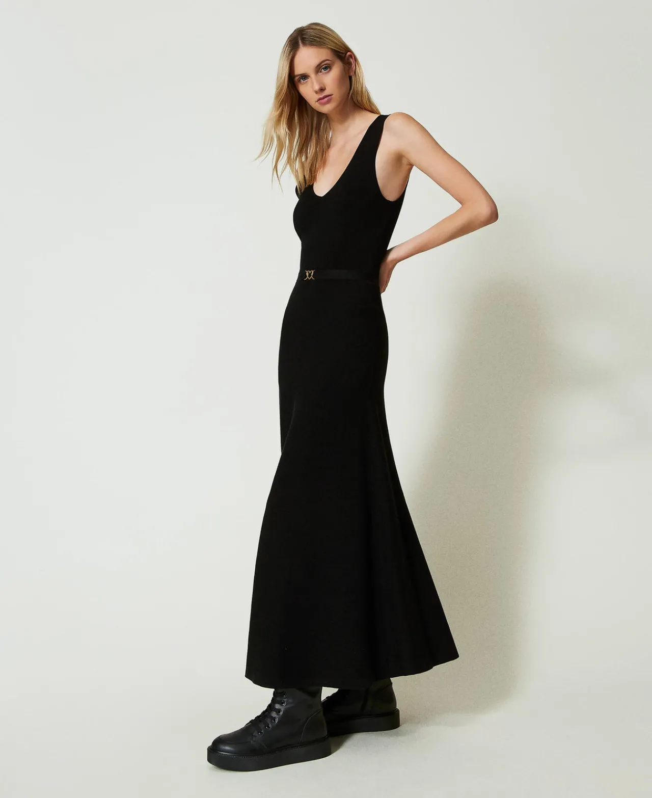 robe_longue_en_maille_ave_0-2.webp Robes En Maille | Robes Longues*TWINSET Milano Robe Longue En Maille Avec Ceinture Noir
