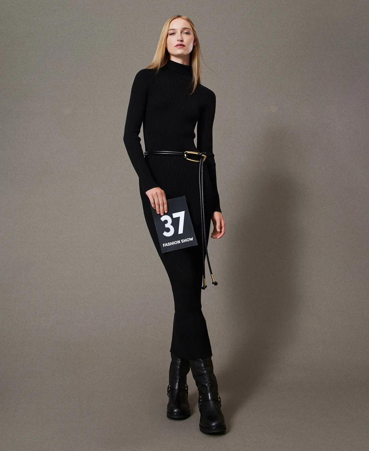 robe_longue_en_maille_ave_0.webp Robes En Maille | Robes Longues*TWINSET Milano Robe Longue En Maille Avec Ajour Noir