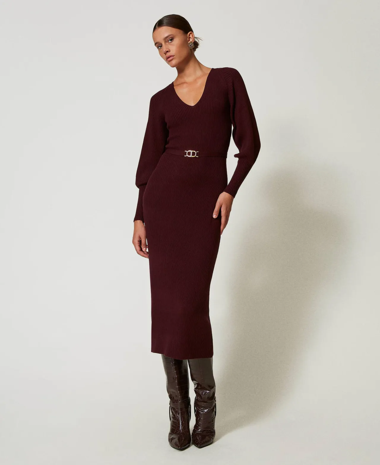 robe_longue_en_maille_cte_0-1.webp Robes En Maille | Robes Longues*TWINSET Milano Robe Longue En Maille Côtelée Avec Ceinture Rouge « Plum Wine »