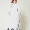 robe_longue_en_molleton_e_4-1.webp Robes Longues*TWINSET Milano Robe Longue En Molleton Et Satin Bicolore Argent/Gris « Blackened Pearl »
