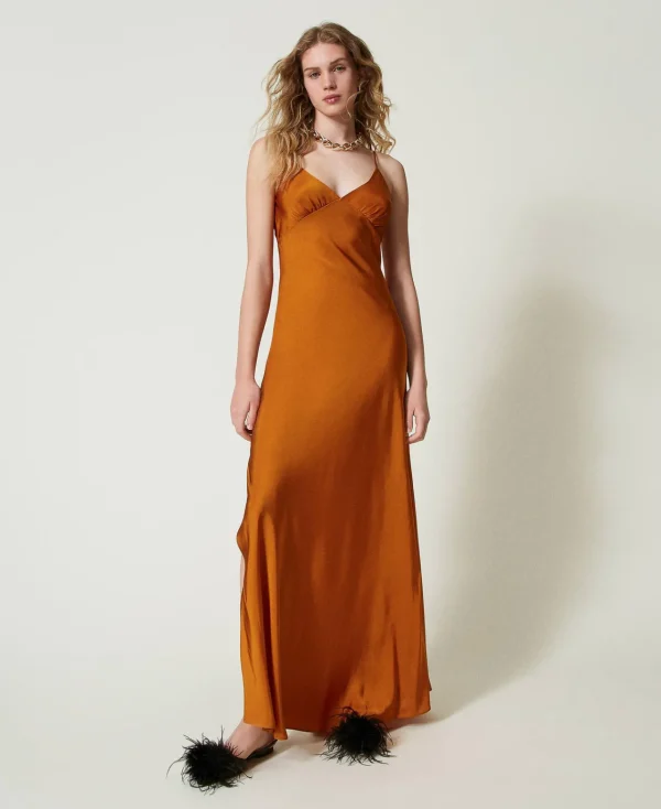 robe_longue_en_satin_avec_0-3.webp Robes De Cérémonie | Robes Élégantes*TWINSET Milano Robe Longue En Satin Avec Bretelles Spaghetti Orange « Tanné »