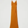 robe_longue_en_satin_avec_1-3.webp Robes De Cérémonie | Robes Élégantes*TWINSET Milano Robe Longue En Satin Avec Bretelles Spaghetti Orange « Tanné »