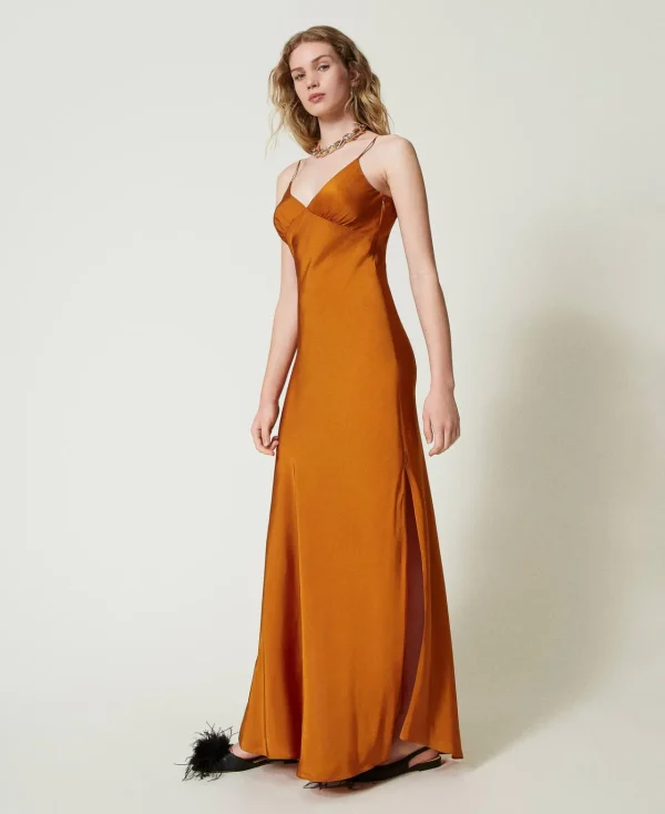 robe_longue_en_satin_avec_2-3.webp Robes De Cérémonie | Robes Élégantes*TWINSET Milano Robe Longue En Satin Avec Bretelles Spaghetti Orange « Tanné »