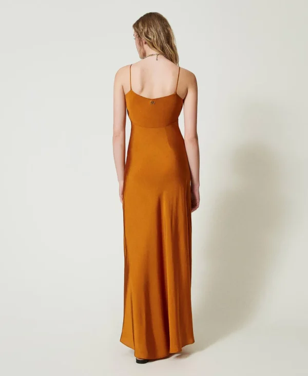 robe_longue_en_satin_avec_3-3.webp Robes De Cérémonie | Robes Élégantes*TWINSET Milano Robe Longue En Satin Avec Bretelles Spaghetti Orange « Tanné »