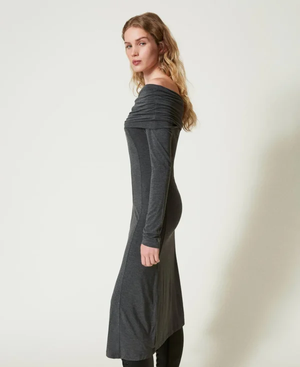 robe_midi_en_jersey_avec__2.webp Robes Midi*TWINSET Milano Robe Midi En Jersey Avec Broderie Siglée Gris Anthracite Chiné