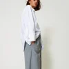 short_avec_broderies_rali_2.webp Shorts*TWINSET Milano Short Avec Broderies Réalisées à La Main Gris Chiné