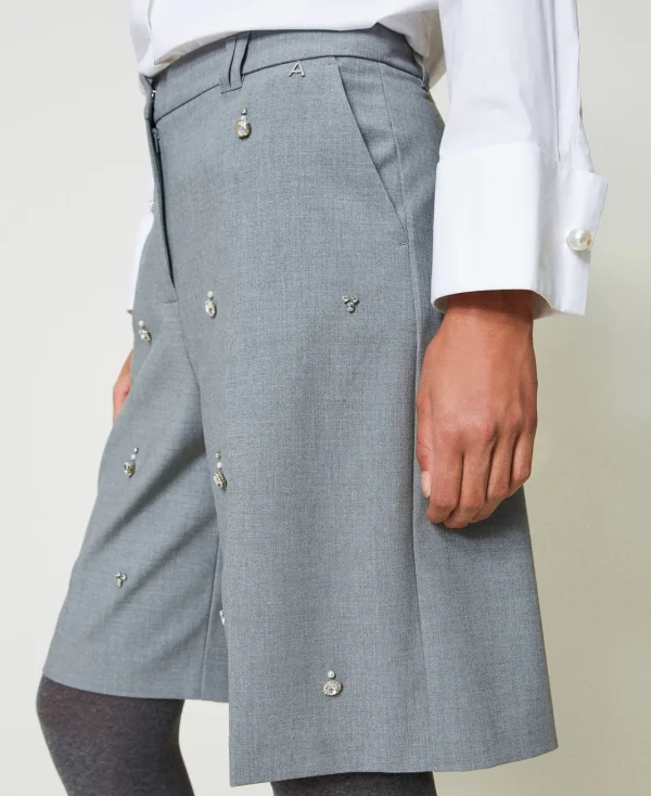 short_avec_broderies_rali_4.webp Shorts*TWINSET Milano Short Avec Broderies Réalisées à La Main Gris Chiné
