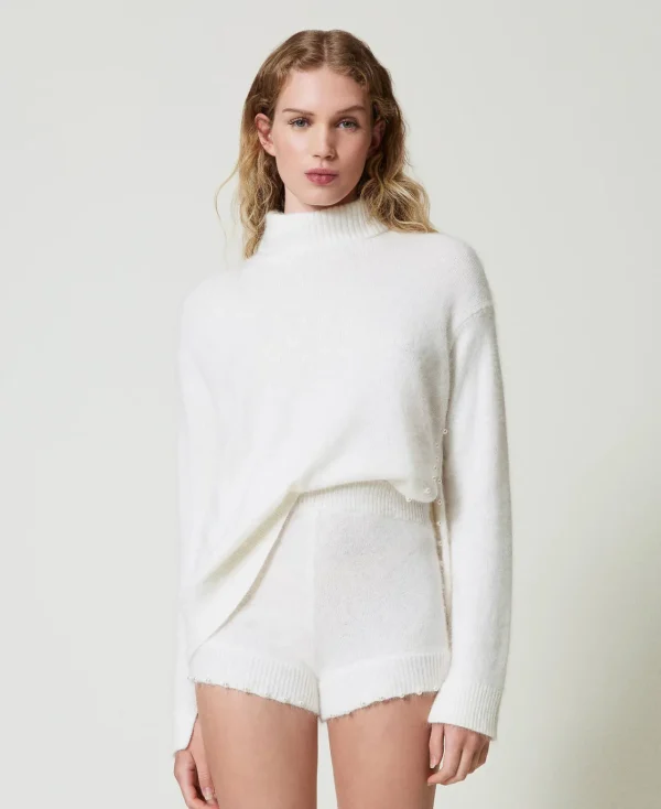 short_en_maille_dangora_m_0.webp Shorts*TWINSET Milano Short En Maille D’angora Mélangé Avec Perles Blanc Neige