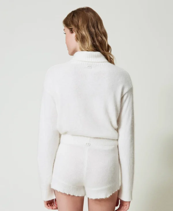 short_en_maille_dangora_m_3.webp Shorts*TWINSET Milano Short En Maille D’angora Mélangé Avec Perles Blanc Neige