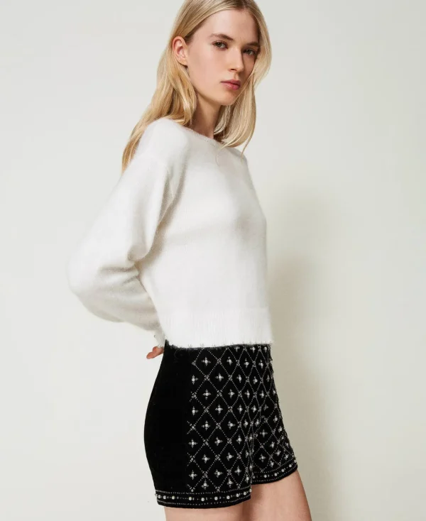 short_en_velours_brod_2.webp Pantalons Élégants | Shorts*TWINSET Milano Short En Velours Brodé Noir