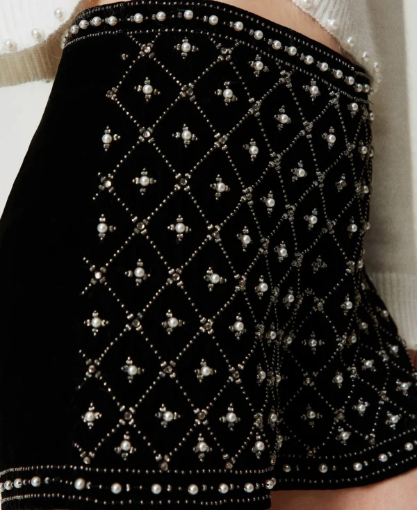 short_en_velours_brod_4.webp Pantalons Élégants | Shorts*TWINSET Milano Short En Velours Brodé Noir