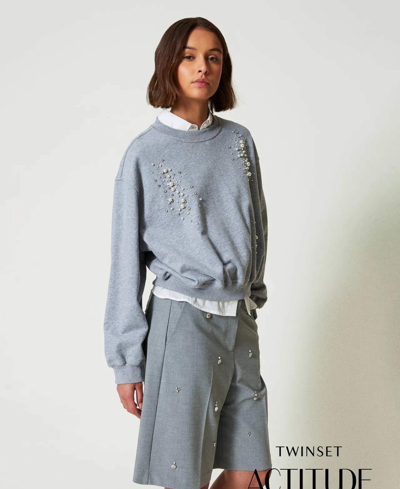 sweatshirt_boxy_avec_brod_0.webp Sweat-Shirts*TWINSET Milano Sweat-shirt Boxy Avec Broderie Réalisée à La Main Gris Chiné