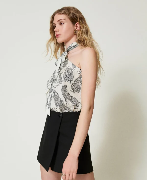 top_asymtrique_jacquard_a_3.webp T-Shirts Et Tops*TWINSET Milano Top Asymétrique Jacquard Avec Imprimé Jaguar Imprimé Jaguars Noir/Blanc Neige