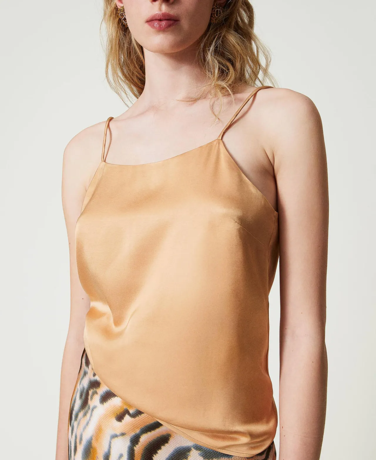 top_en_satin_avec_col_dro_0.webp T-Shirts Et Tops*TWINSET Milano Top En Satin Avec Col Droit Orange « Bubbly »