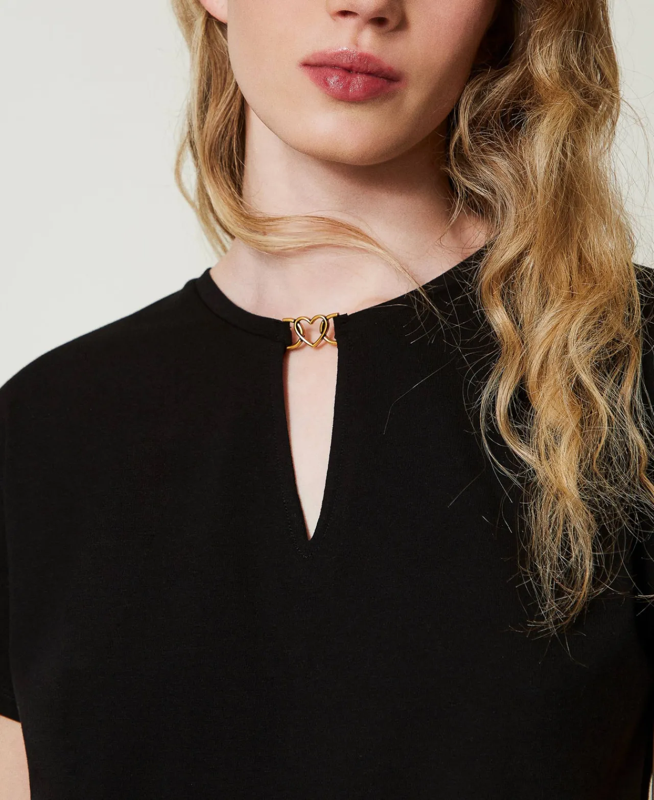 tshirt_avec_barrette_cur_0.webp T-Shirts Et Tops*TWINSET Milano T-shirt Avec Barrette Cœur Noir