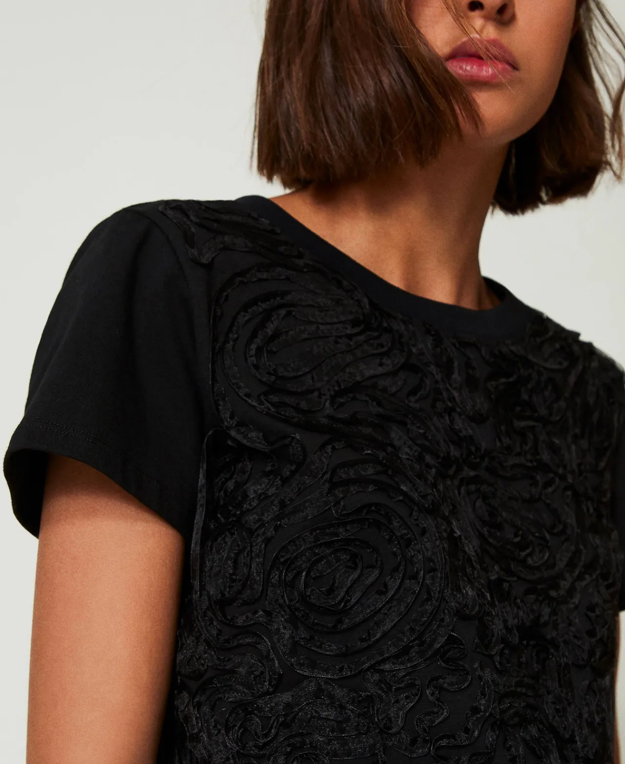 tshirt_avec_broderies_en__0.webp T-Shirts Et Tops*TWINSET Milano T-shirt Avec Broderies En Organza Noir