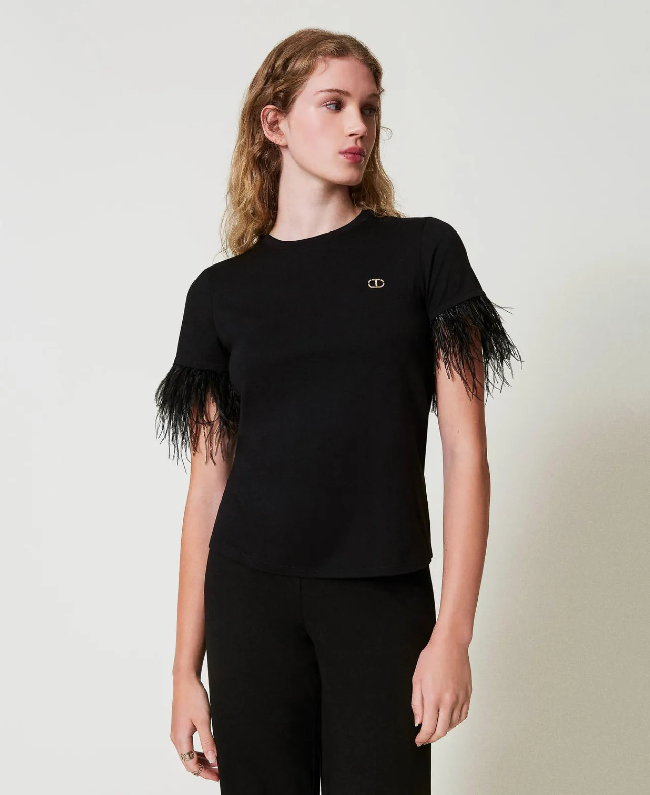 tshirt_avec_logo_oval_t_e_0.webp T-Shirts Et Tops*TWINSET Milano T-shirt Avec Logo Oval T Et Plumes Noir