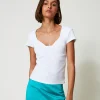 tshirt_ctel_avec_nud_2.webp T-Shirts Et Tops*TWINSET Milano T-shirt Côtelé Avec Nœud Blanc "Papers"