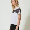 tshirt_regular_avec_dente_2.webp T-Shirts Et Tops*TWINSET Milano T-shirt Regular Avec Dentelle Incrustée Bicolore Argent/Gris « Blackened Pearl »